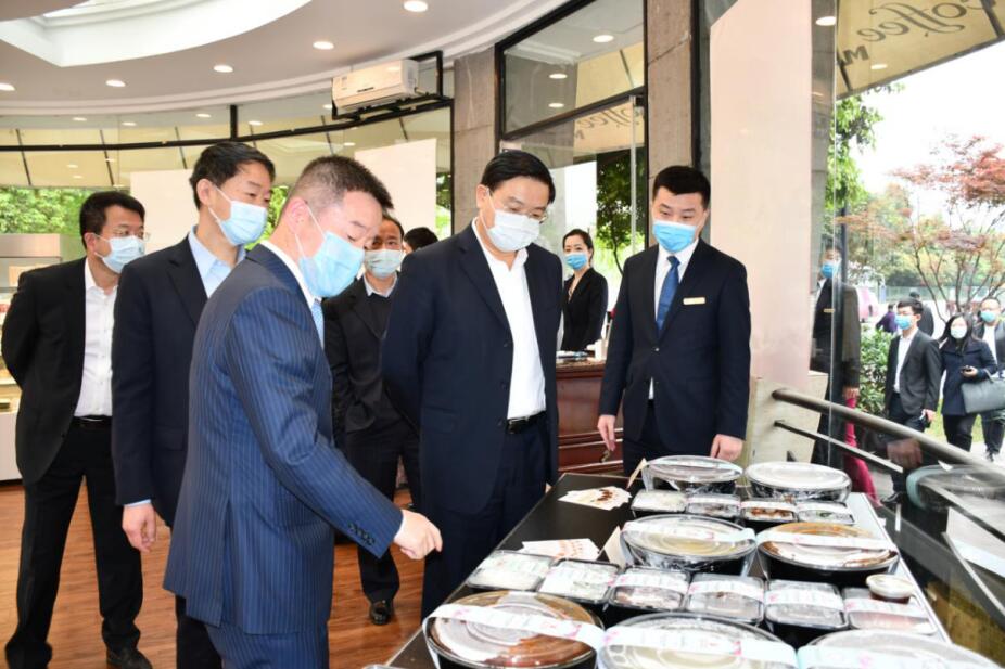 王凤朝副省长赴省尊龙凯时集团调研 疫情防控、生产经营和改革发展工作