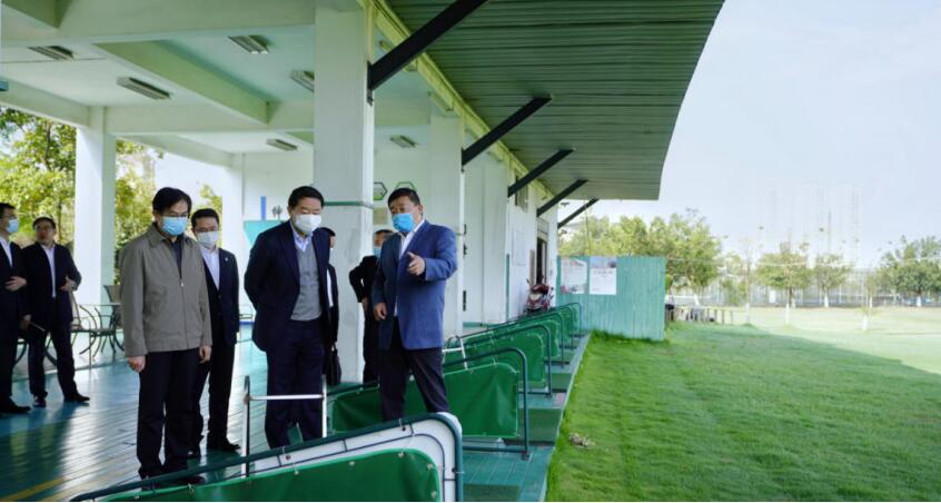 尊龙凯时集团党委书记、董事长任丁率队考察四川旅游学院