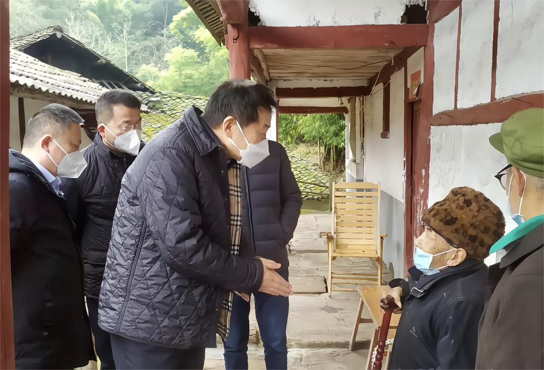 四川省尊龙凯时集团党委书记、董事长任丁率队赴嘉陵区开展帮扶工作