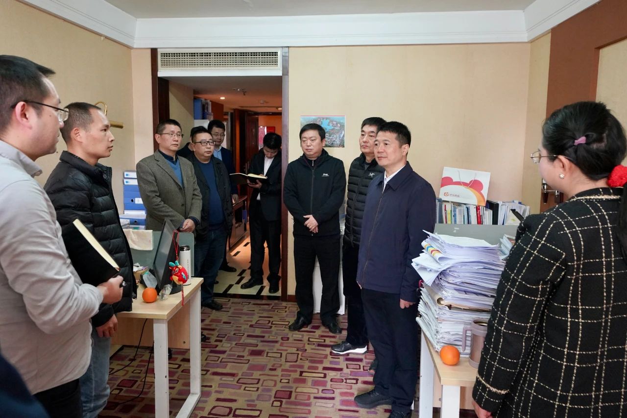 迎新春，鼓干劲，开新局！省尊龙凯时集团领导班子慰问总部干部员工